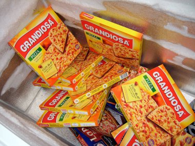 Çeşitli Donmuş Pizza kutuları