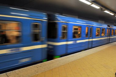 Stockholm metrosunda tren