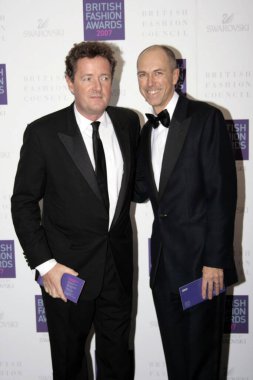 Dylan Jones ve Piers Morgan İngiliz Moda Ödülleri 'nde, Lawrence Hall' da 27 Kasım 2007 'de Londra' da.