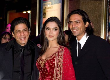 Shah Rukh Khan, Deepika Padukone ve Arjun Rampal, popüler etkinliğin ünlüleri.