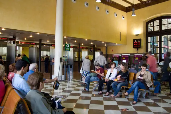 Gente Esperando Estación Tren — Foto de Stock