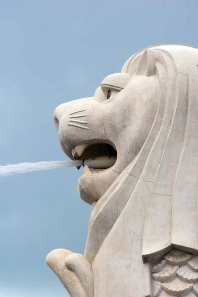 Merlion Statue Auf Naturhintergrund — Stockfoto