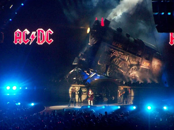 ACDC Kara Buz Dünya Turu 