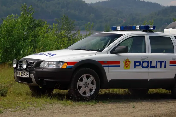 Policía Noruega Coche Cerca Del Lago — Foto de Stock
