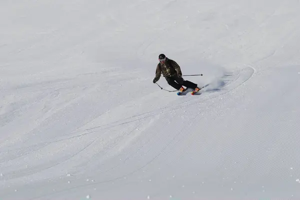 Esquiador Los Alpes Franceses Temporada Invierno — Foto de Stock