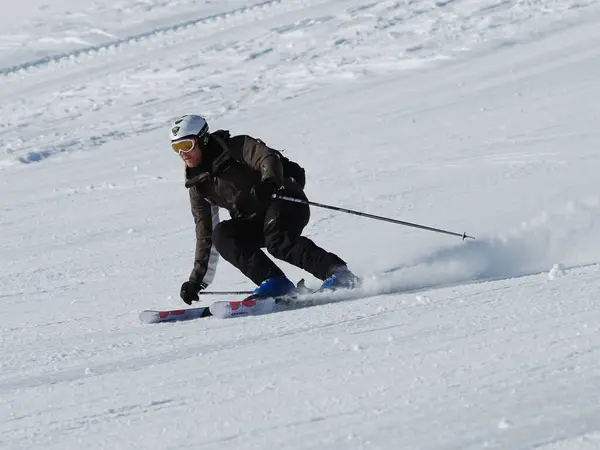 Man Skiën Sneeuw Natuur Achtergrond — Stockfoto