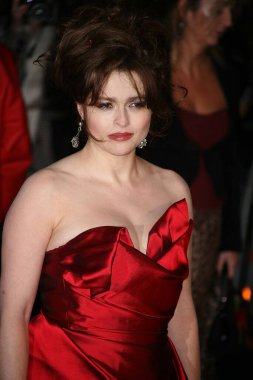 Helena Bonham Carter. 'Sweeney Todd' un Avrupa prömiyerine 10 Ocak 2008 'de Londra' daki Odeon Leicester Meydanı 'nda varış, Uk