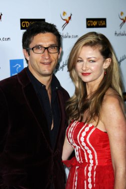 Jonathan LaPaglia ve Ursula Brooks Avustralya 'da 19 Ocak 2008' de Hollywood 'daki Kodak Tiyatrosu' nda düzenlenen G 'Day USA Galasında.