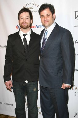 David Cook ve Jimmy Kimmel 21 Haziran 2008 'de Beverly Hills, Kaliforniya' daki Beverly Wilshire Oteli 'nde Jonsson Kanser Merkezi için düzenlenen bir yardım etkinliğine katıldılar.. 