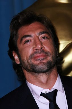 Javier Bardem, 4 Şubat 2008 'de Los Angeles, Kaliforniya' da Beverly Hilton Oteli 'nde düzenlenen 80. Akademi Ödülleri adayları yemeğinde poz verdi..