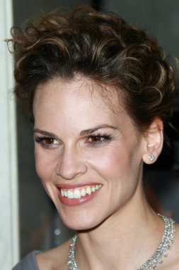 Unutulmaz Beşinci Cadde 'yi Saks. Hilary Swank' i onurlandıran akşam..