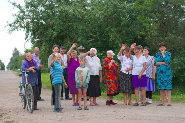 Belarus 'taki yaşlılar grubu.