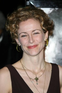 Leslie Hope, Summit Entertainment 'ın 