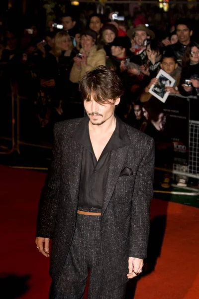 Johnny Depp Llegada Estreno Europeo Sweeney Todd Odeon Leicester Square —  Fotos de Stock