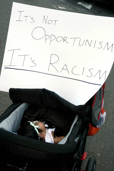 オーストラリアでの人種差別に対する集会の日の時間帯 — ストック写真