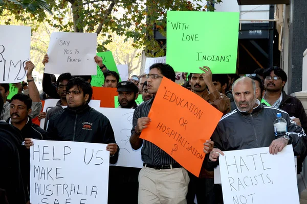 澳大利亚反种族主义集会的时间 — 图库照片