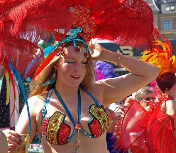 Zbliżenie Zdjęcie Uczestnika Karnawału Samba — Zdjęcie stockowe