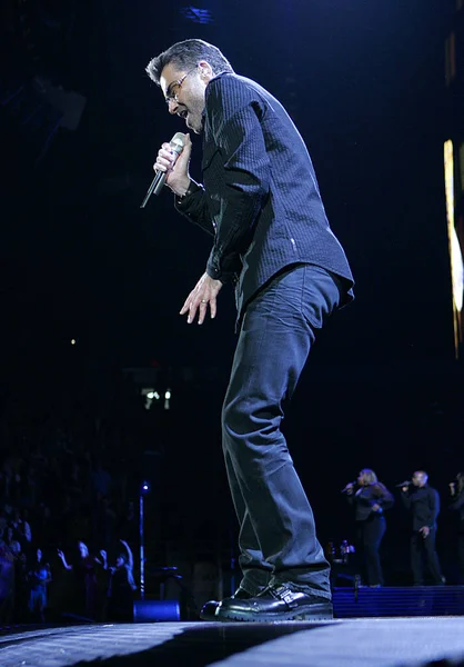 Los Angeles Junio Cantante George Michael Actúa Escenario Durante Gira — Foto de Stock