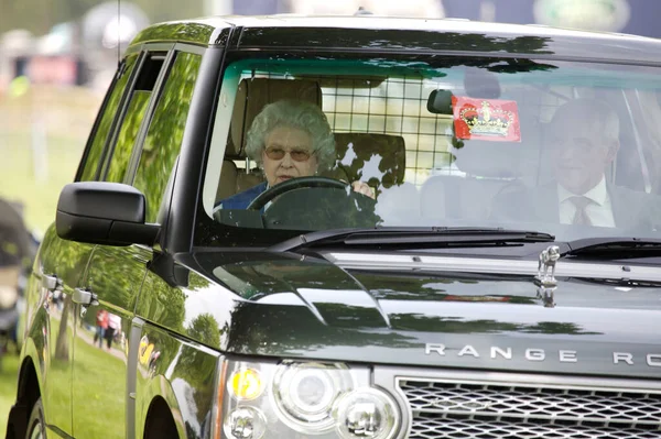 Queen Elizabeth Driving — Stock Photo, Image