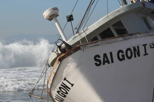 Спасение Рыбацкой Лодки Море — стоковое фото