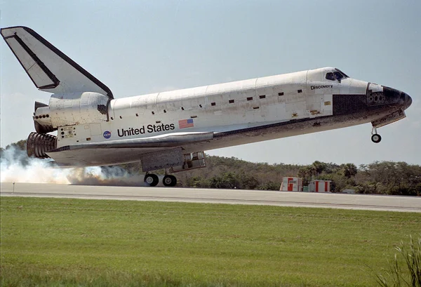 Sts Landing Spaceship Daytime — Stock Photo, Image