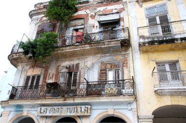 Havana 'nın eski şehir caddesi manzarası, Küba