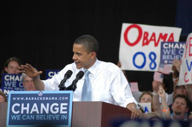 Barack Obama 2008 Nissan Pavilion 'da miting düzenledi
