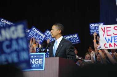 Barack Obama 2008 Nissan Pavilion 'da miting düzenledi