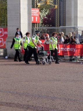 LONDON - 25 Nisan 2010 Londra Maratonu 'nda kalabalık 25 Nisan 2010 Londra, İngiltere