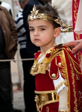 VALLETTA, MALTA - 30 Nisan 2018 'de Malta, Malta' da düzenlenen Kutsal Cuma geçit töreninde İncil 'deki tutku sahnelendi. Malta 'da Paskalya. Malta' da geleneksel Paskalya alayı.