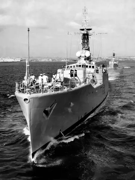 Hms Whitby F36 Boot Meer — Stockfoto