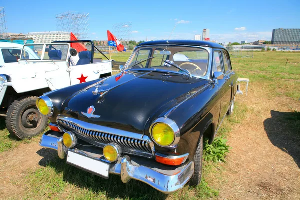 Schwarzes Russisches Auto — Stockfoto