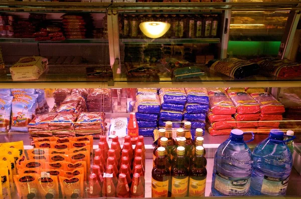 Una Gran Cantidad Diferentes Tipos Alimentos Una Tienda —  Fotos de Stock