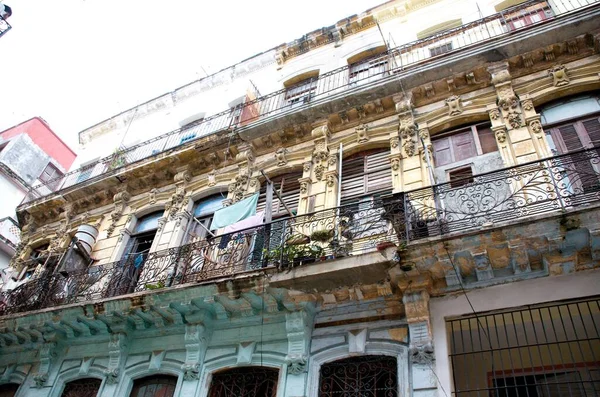 Γραφική Φωτογραφία Της Παλιάς Αρχιτεκτονικής Στην Αβάνα Κούβα — Φωτογραφία Αρχείου