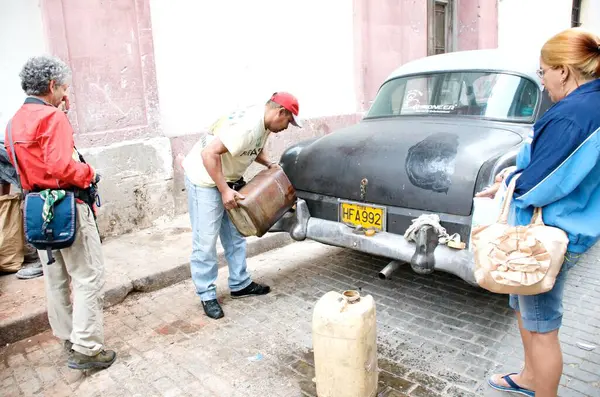 Citoyens Locaux Près Voiture Dans Havane Republic Cuba — Photo