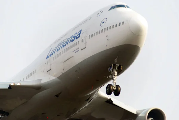 Boeing 747 Lufthansa Sky — Stock Photo, Image
