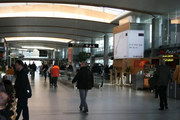 People Amsterdam Airport — Stock Photo, Image