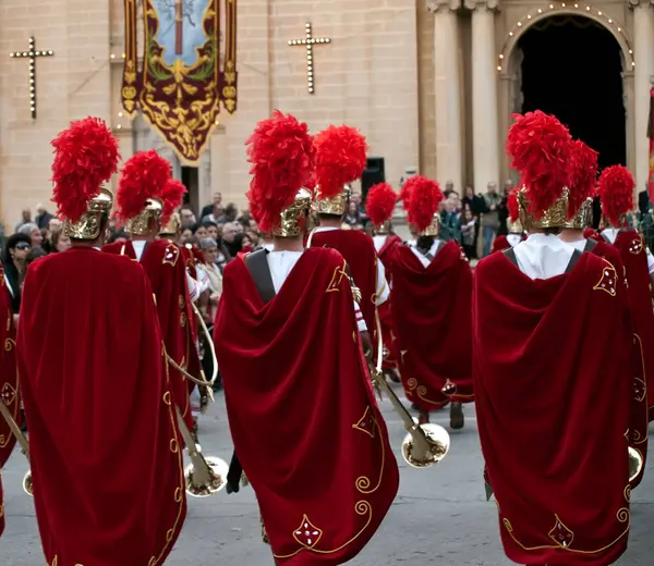 瓦莱萨 Malta 2018年3月30日 2018年4月1日在马耳他瓦莱塔举行的耶稣受难日游行期间 圣经中关于激情的规定 在马耳他 传统的复活节游行 — 图库照片
