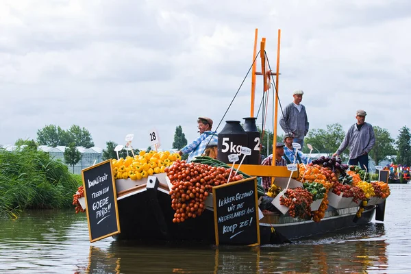 Westland Floating Flower Parade 2009 Нидерланды — стоковое фото