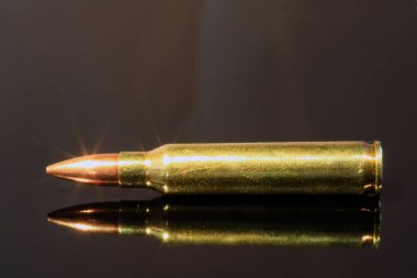 R5 / AK-47 mermi yakın çekim görüntüsü
