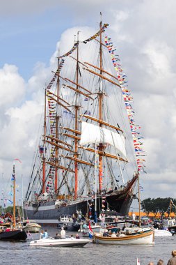 Yelkenli Amsterdam 2010 'un Gün Saati - Yelkenli Geçidi