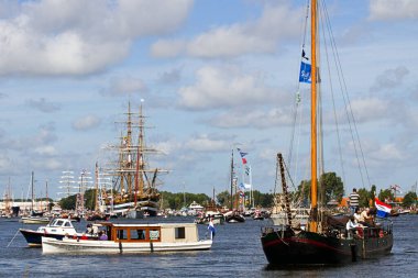 Yelkenli Amsterdam 2010 'un Gün Saati - Yelkenli Geçidi