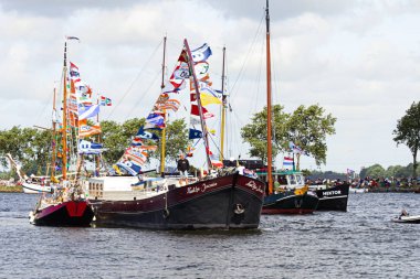 Yelkenli Amsterdam 2010 'un Gün Saati - Yelkenli Geçidi