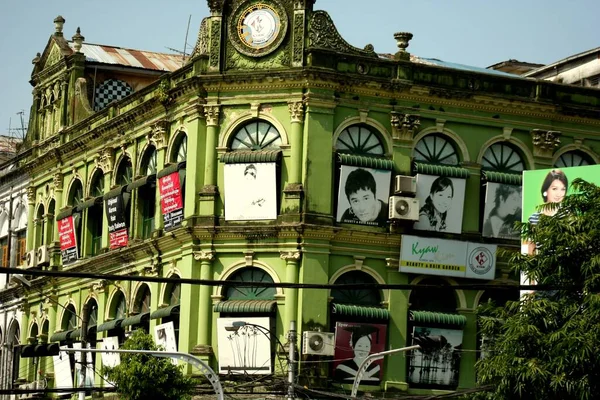 Colonial Architecture Downtown Yangon — Stock Photo, Image