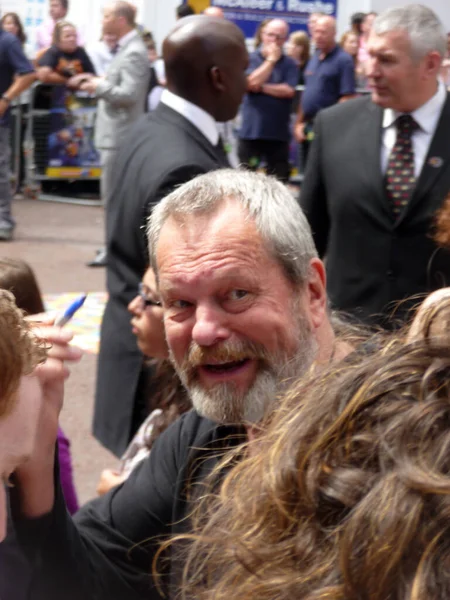 Terry Gilliam在2010年7月18日伦敦市中心的 玩具总动员3 首映上的表演 — 图库照片