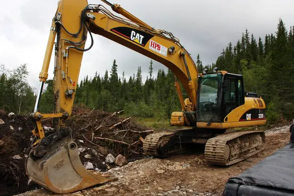 Excavadora Excavando Bosque — Foto de Stock