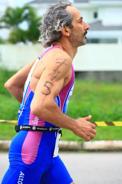 Florianopolis Santa Catarina Brasil Mayo Competidor Identificado Compite Competición Triatlón —  Fotos de Stock