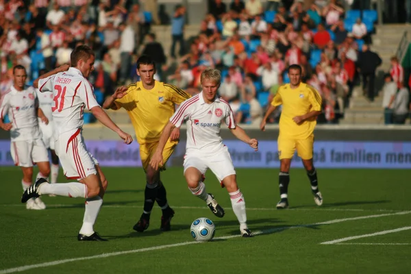 Aalborg BK (beyaz), UEFA Avrupa Ligi karşılaşmasında FK Slavija Sarajevo 'nun evinde bir araya geldi. Sonuç 0-0 'dı, ki bu da ev sahibi seyirciler için bir hayal kırıklığıydı..