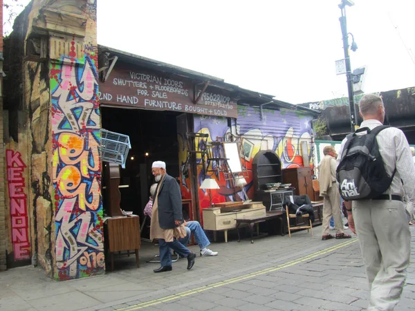 Unidentified Visitors Furniture Shop Brick Lane Market — Stock Photo, Image