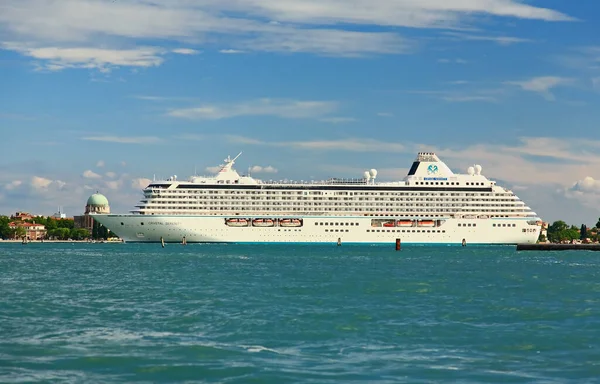 Crystal Serenity Cruise Ship — Stock Photo, Image